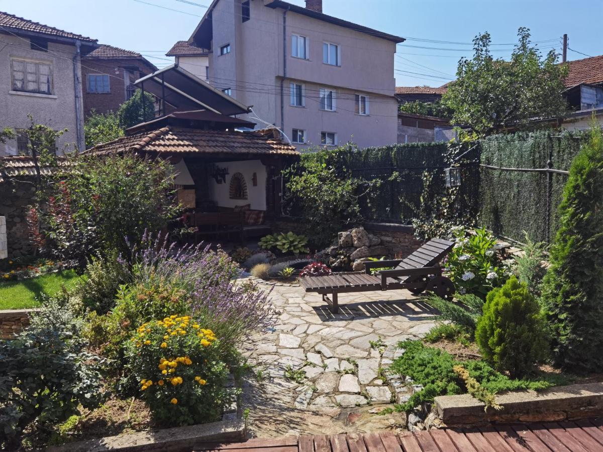 Mira Guest House Dobrinischte Exterior foto
