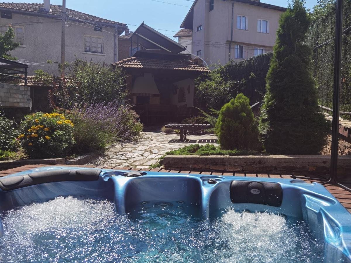 Mira Guest House Dobrinischte Exterior foto