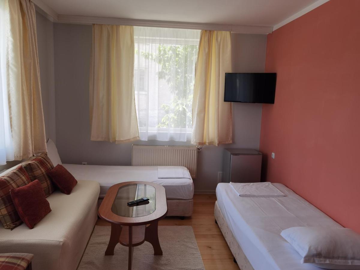 Mira Guest House Dobrinischte Exterior foto