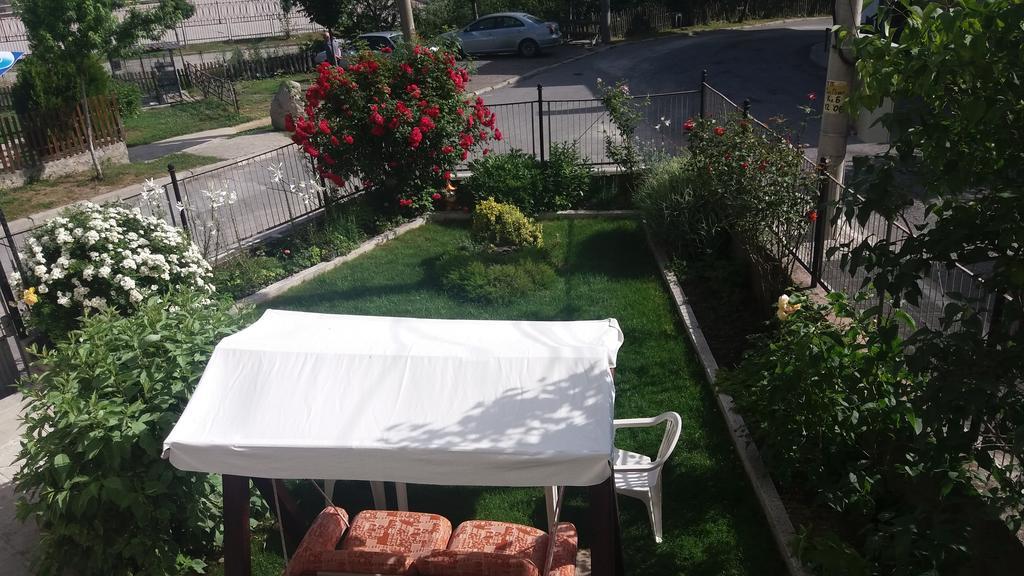 Mira Guest House Dobrinischte Exterior foto