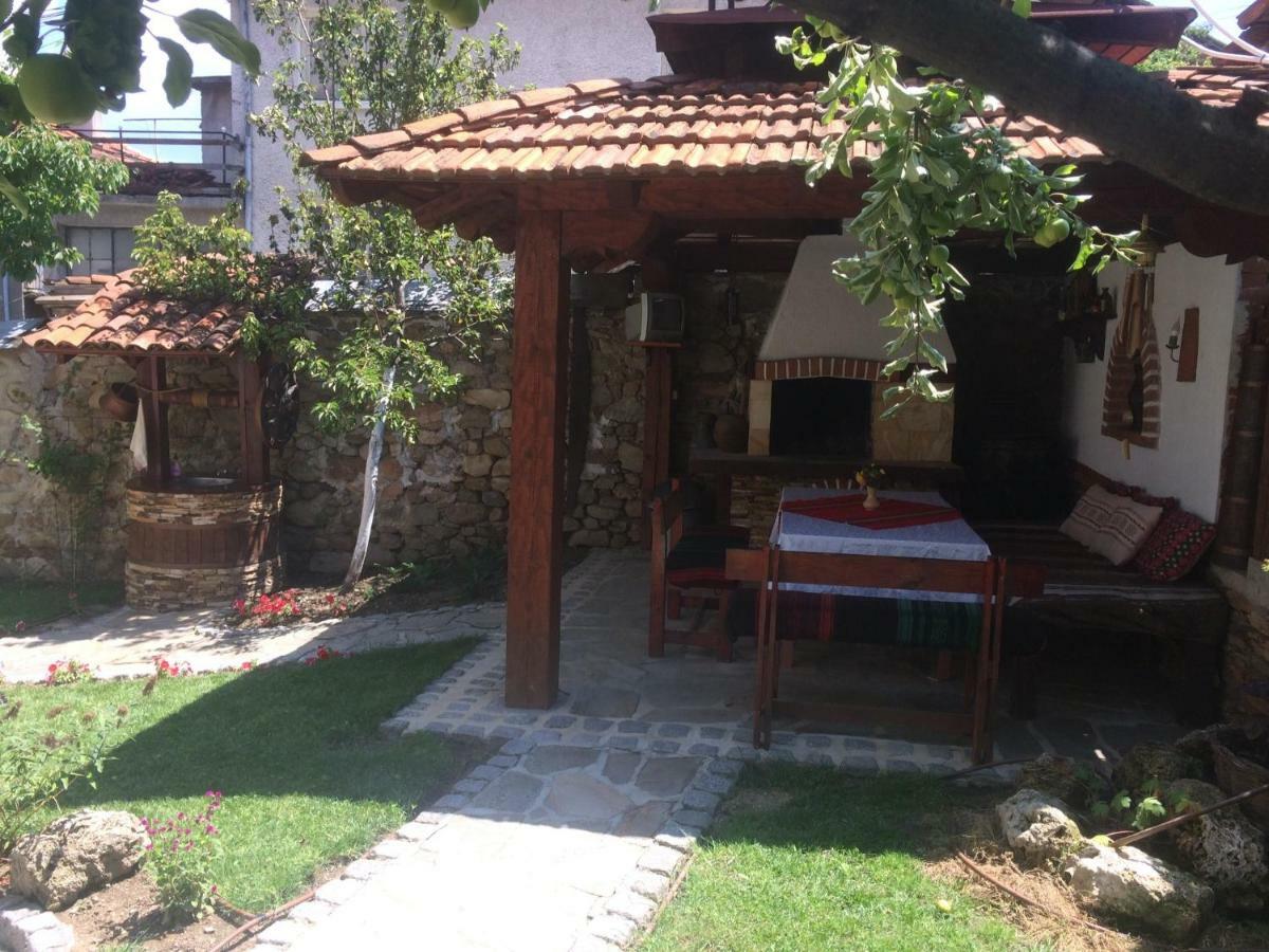 Mira Guest House Dobrinischte Exterior foto